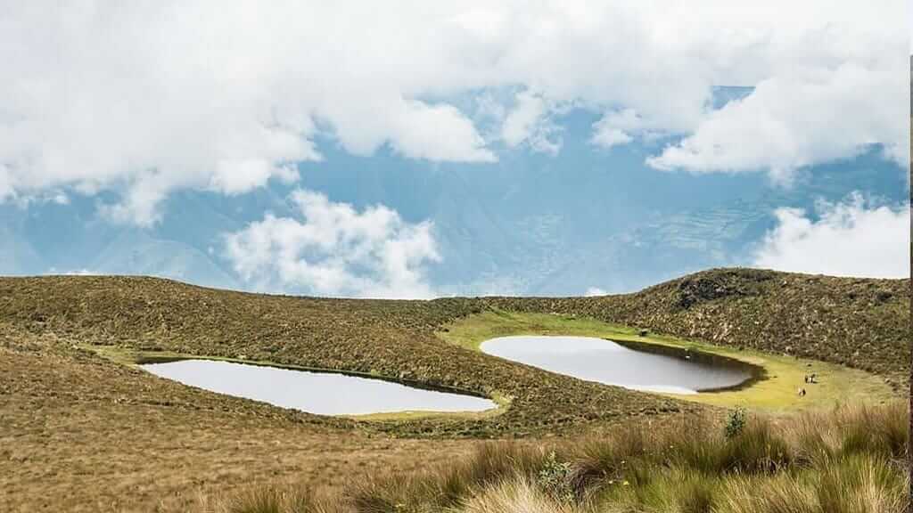 cubilche twin lakes imbabura ecuador hike
