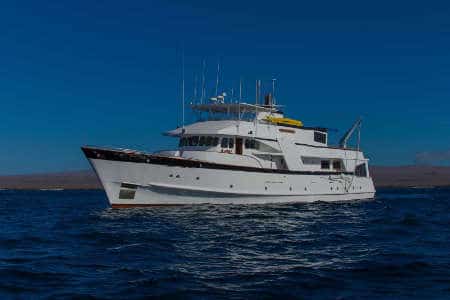 Beluga Yacht Galapagos Kreuzfahrt - Seitenansicht der Beluga
