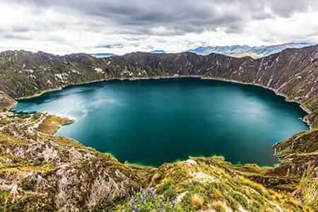 day trips from quito - spectacular view of quilotoa crater lake