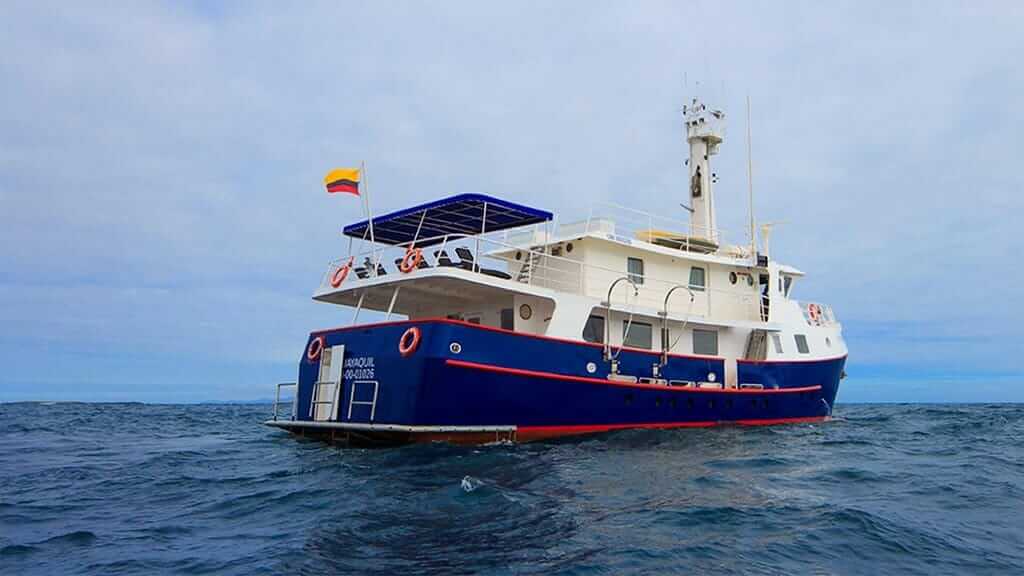 Cachalote-jacht Galapagos-cruise - zijaanzicht van het jacht