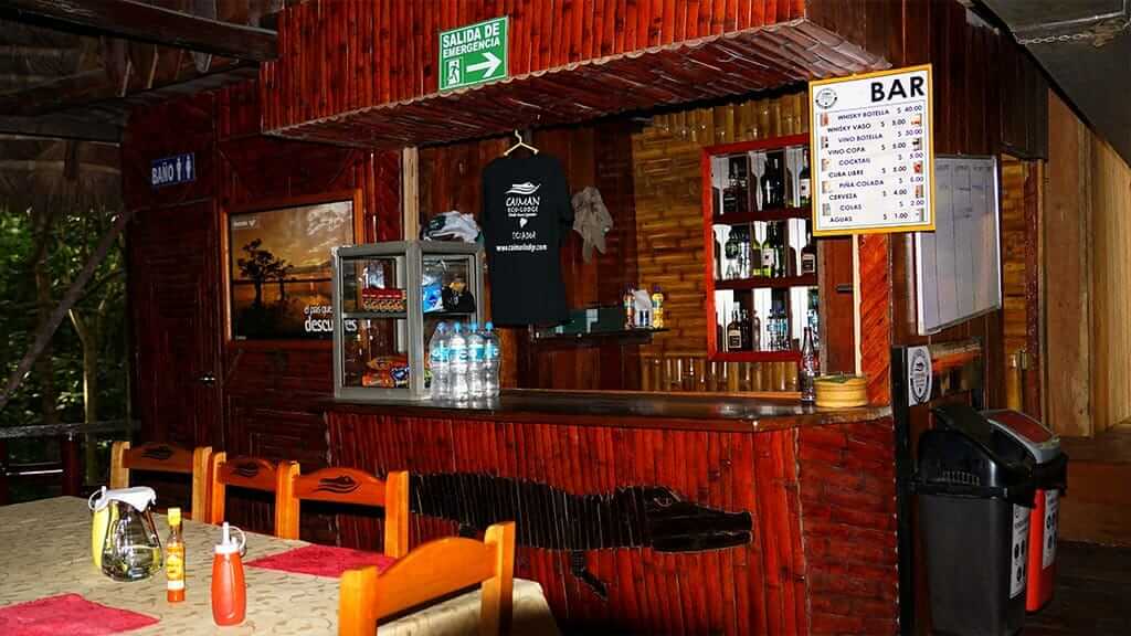 kaaiman lodge cuyabeno reserve jungle bar en winkel