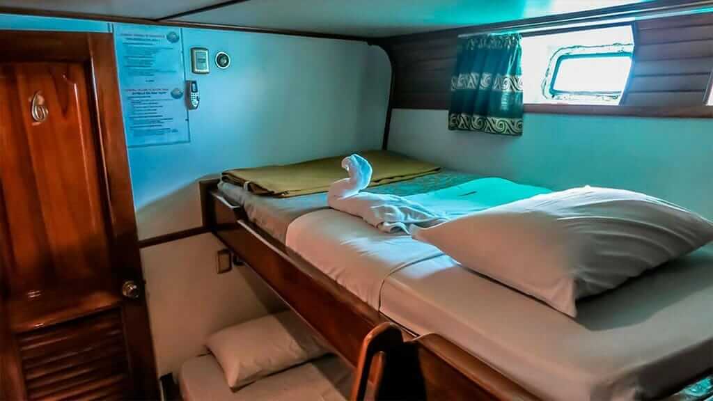 Estrella del Mar Yacht Galapagos Kreuzfahrt - Gästekabine mit zwei Etagenbetten