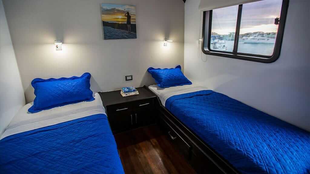 xavier galapagos yacht - twin bed guest cabin