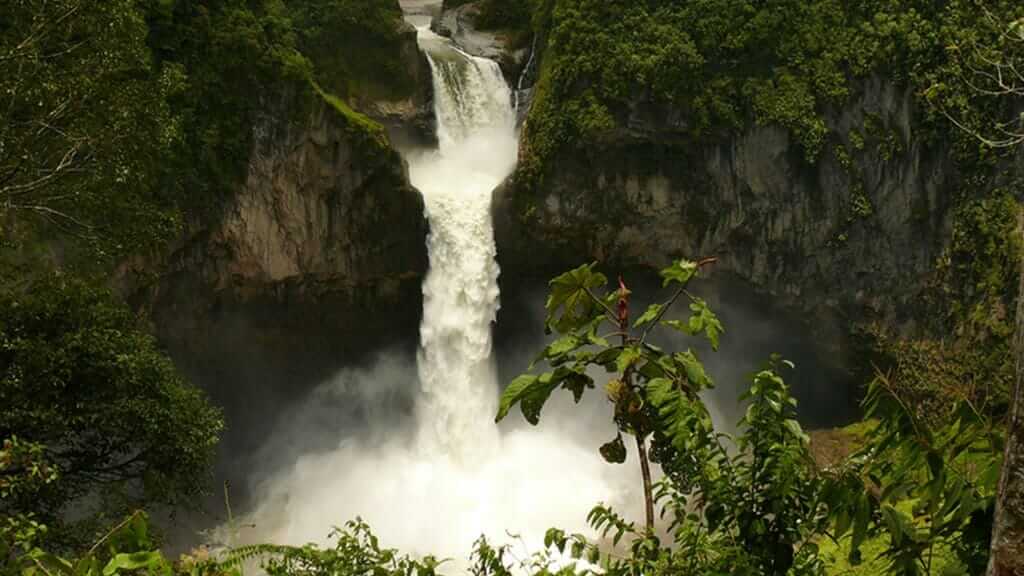 great pita waterfall ecuador close to quito
