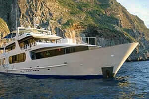 galapagos islands diving cruise on Aggressor III yacht