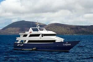 galapagos islands diving cruise on capilso boat