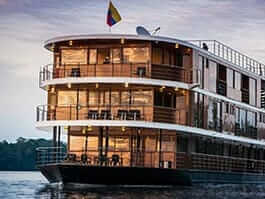 Anakonda boat Ecuador Amazon River cruise