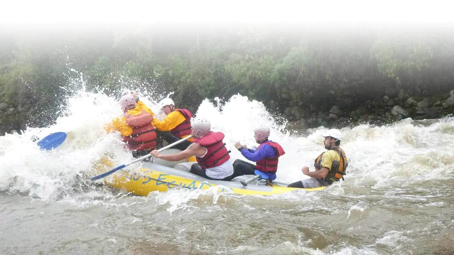 aventura rafting en aguas bravas ecuador