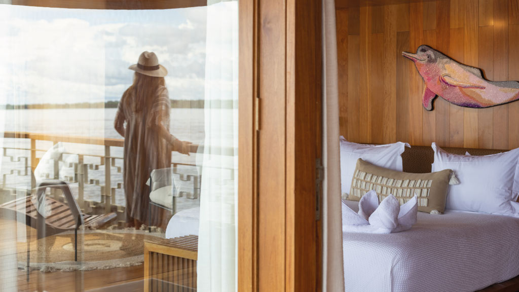Delfin-I---Master-Suite peru amazon cruising