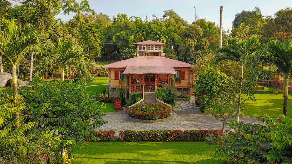ecuador Hacienda-la-Danesa guayaquil farm house