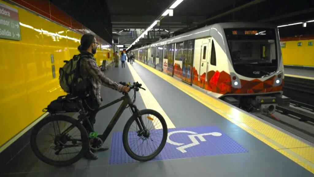 Metro de Quito Bicycle schedules
