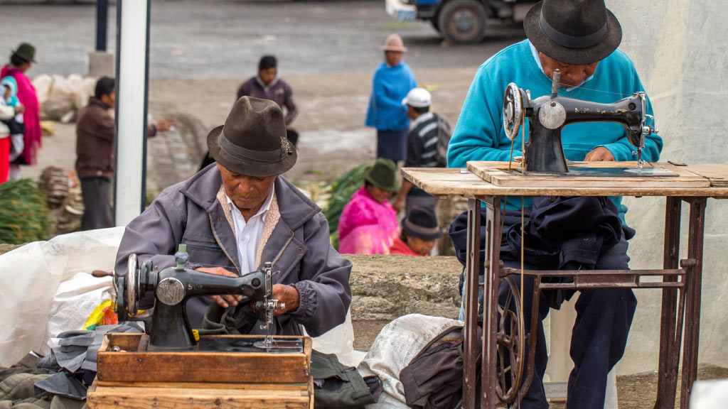 Saquisili-indigenous-market textiles ecuador