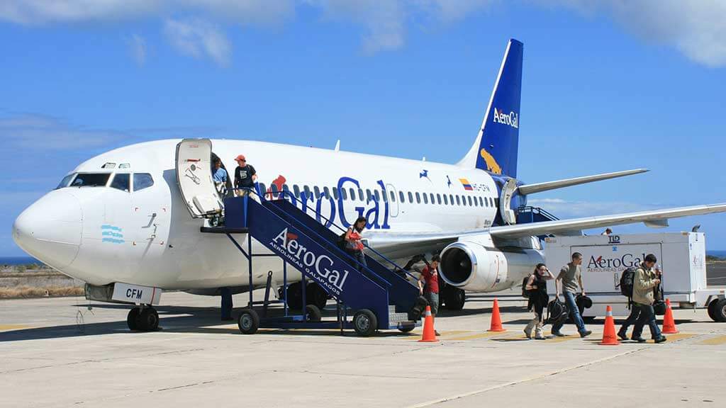 aerogal-baltra-airport galapagos tourists disembark