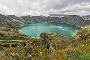 quilotoa lagoon - perfect day tour from quito