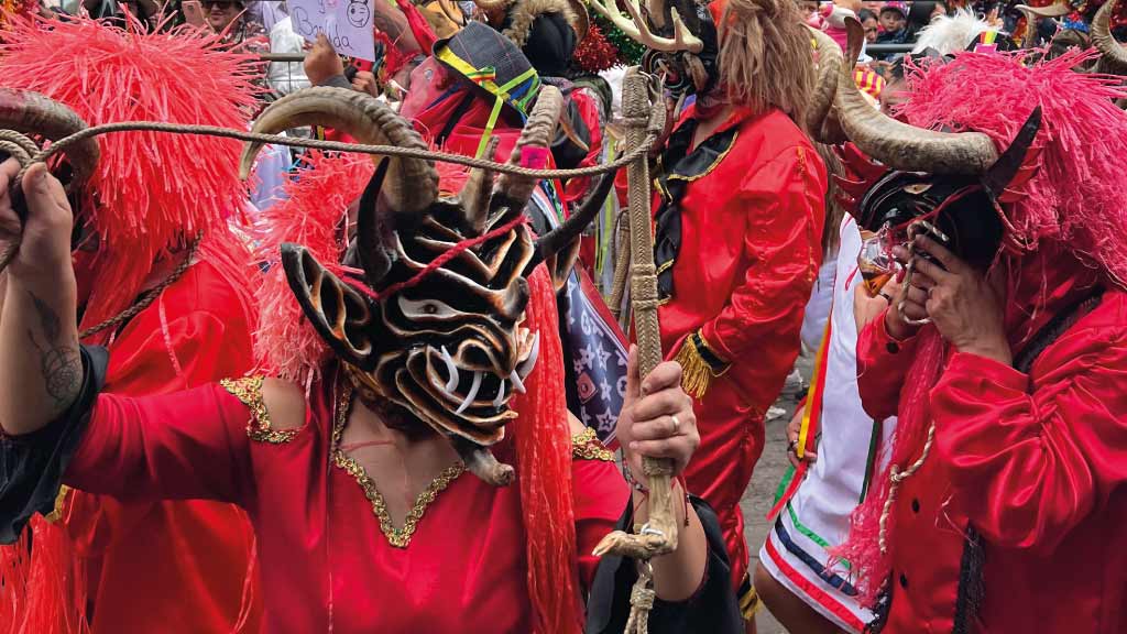 diablada-de-pillaro-festival in ecuador