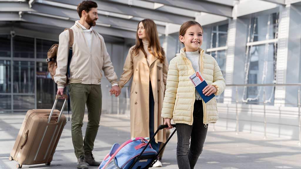 A family traveling to Ecuador