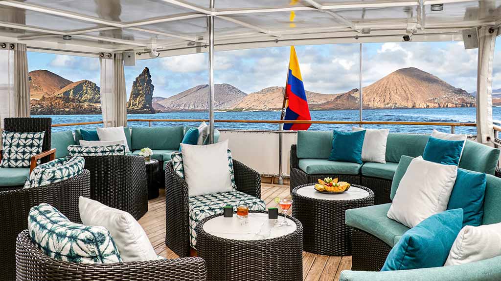 grace-galapagos-luxury cruise-saloon
