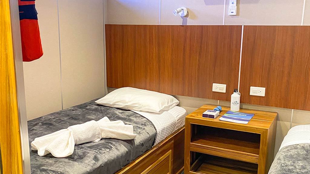 koln-yacht-twin room cabin galapagos islands cruise