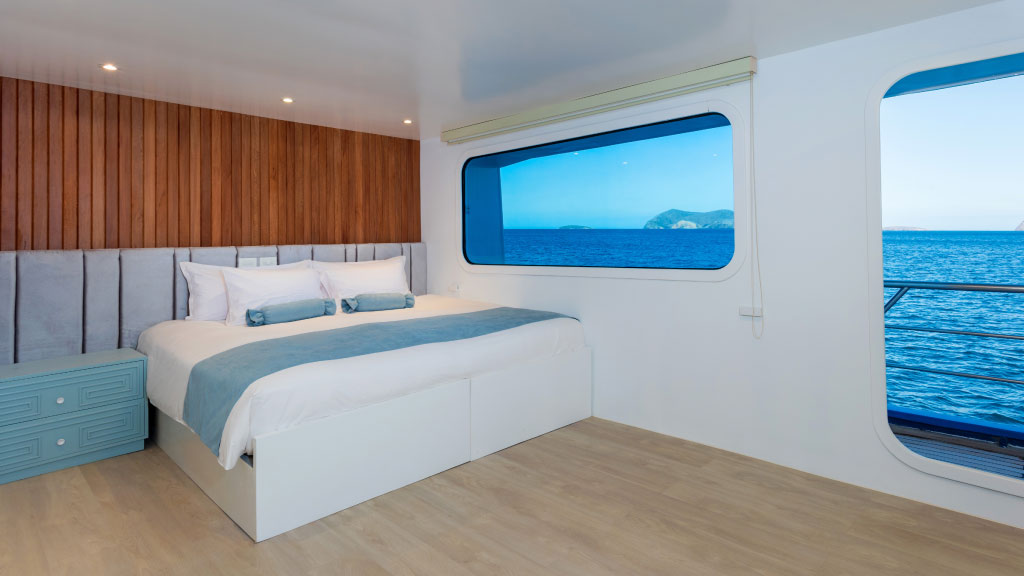 ocean-spray-catamaran king-bed cabin galapagos islands