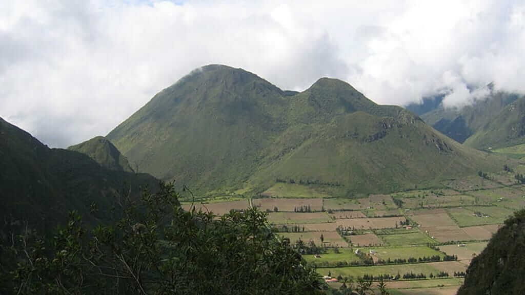 pululahua volcano crater reserve ecuador