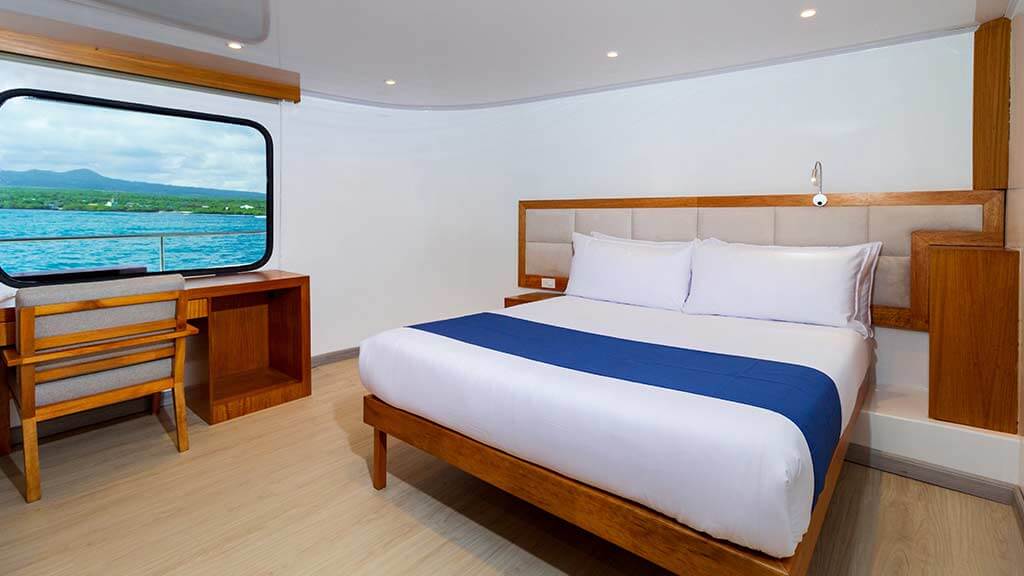 reina-silvia-voyager-yacht double room-cabin