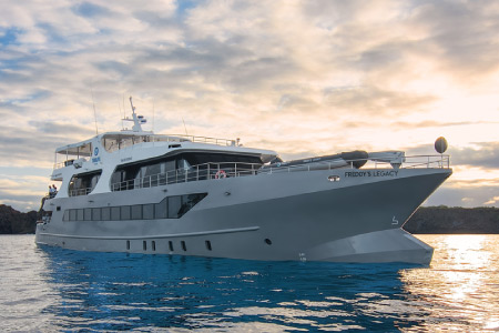 tribute-yacht-galapagos-islands-index