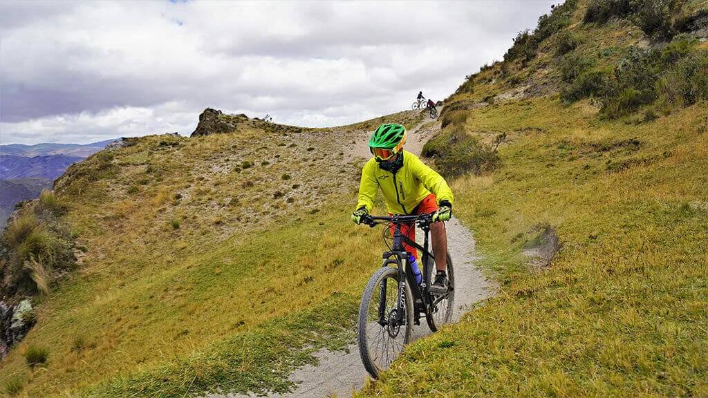 ecuador mountain bikers