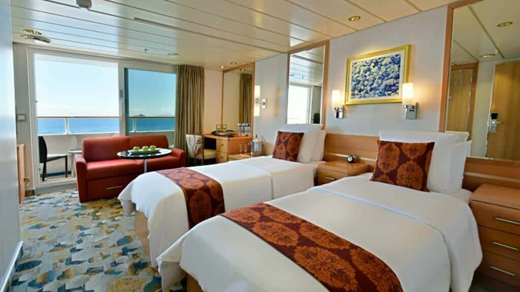 celebrity xpedition galapagos cruiseschip twin bed suite hut
