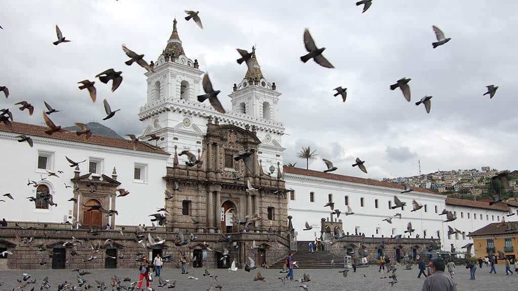 Ecuador natuurfotografie tour - Quito San Francisco Plaza