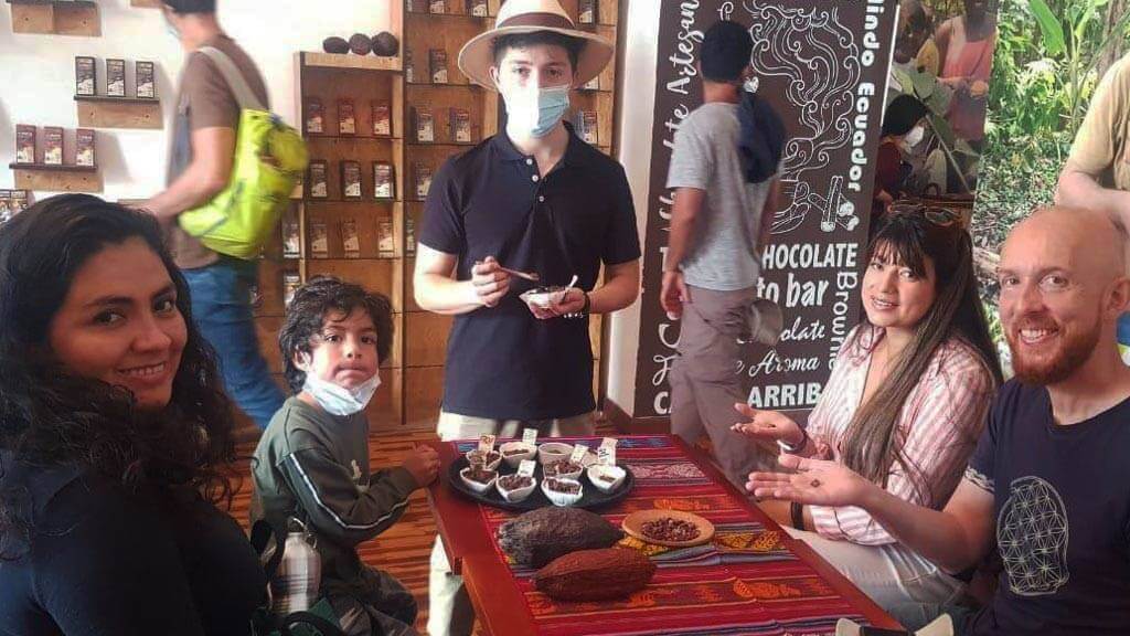 Quito-Touristen bei Yumbos-Schokolade