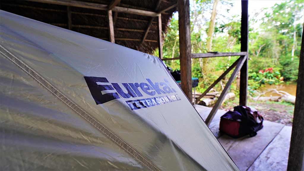 eureka-tenten op wuaorani-kajaktocht yasuni nationaal park ecuador regenwoud